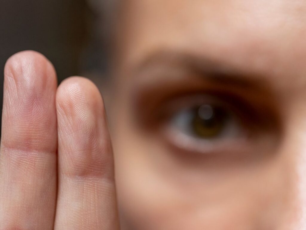 How Eye Movement Therapy Treats Trauma